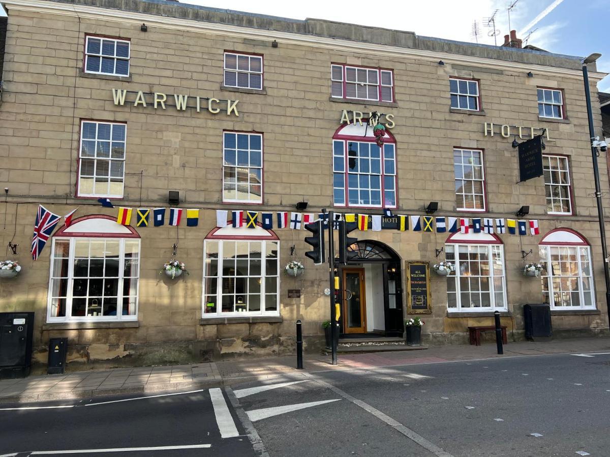 The Warwick Arms Hotel Exterior photo