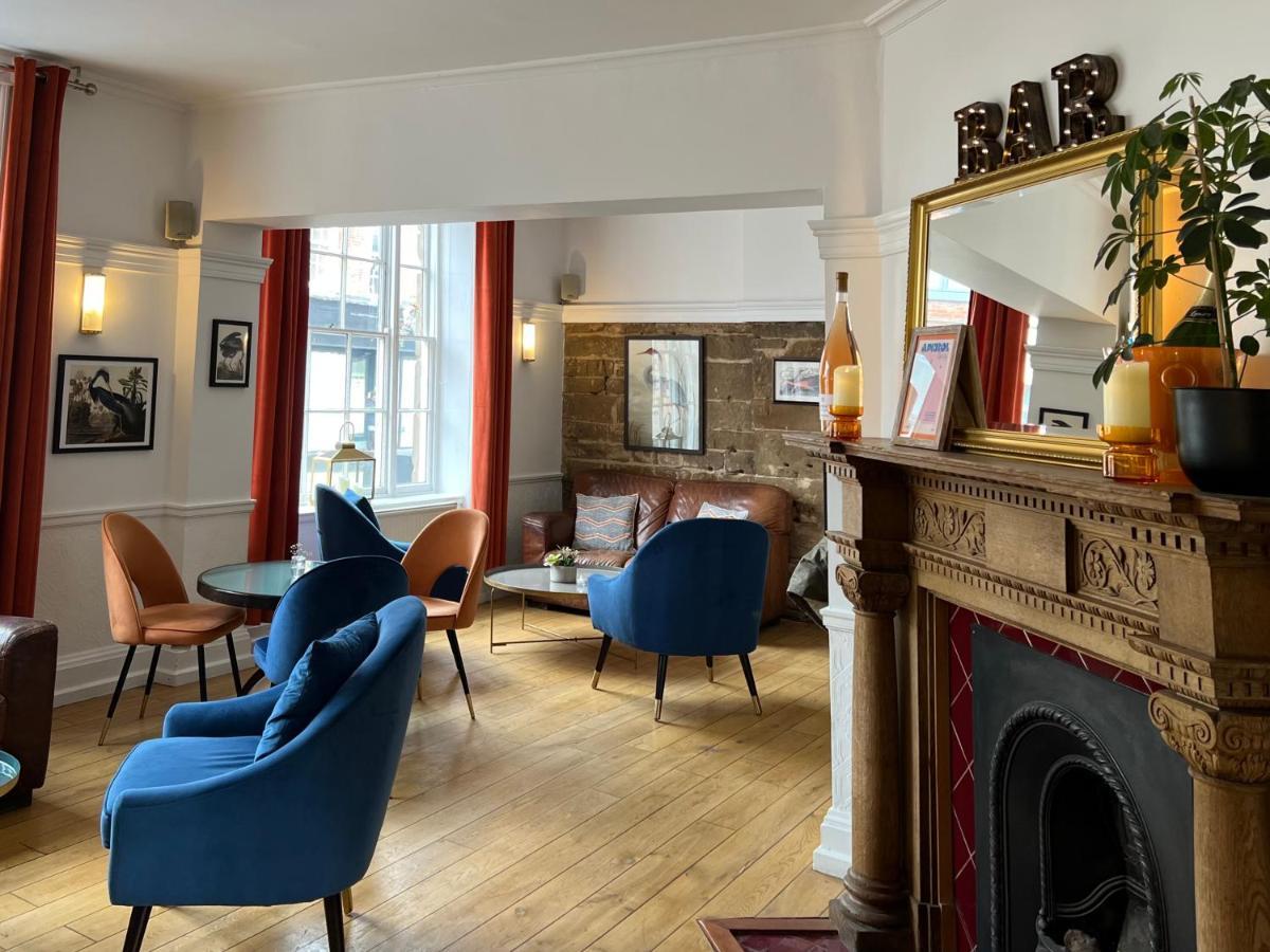 The Warwick Arms Hotel Exterior photo