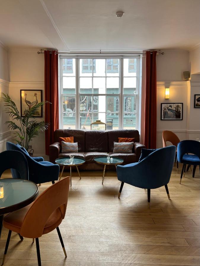 The Warwick Arms Hotel Exterior photo