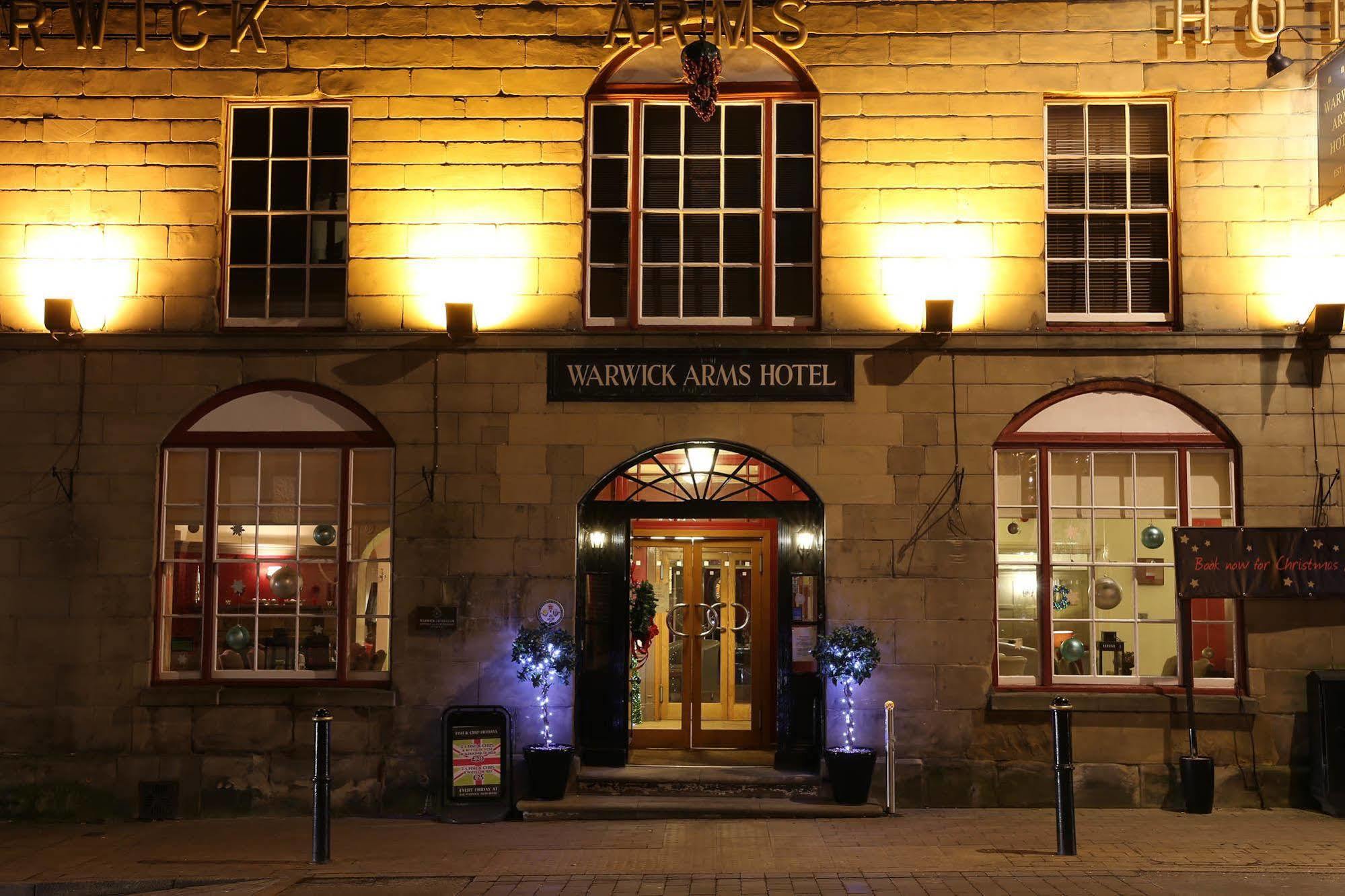 The Warwick Arms Hotel Exterior photo