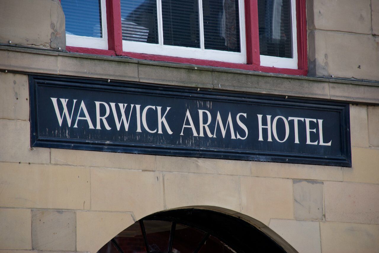 The Warwick Arms Hotel Exterior photo